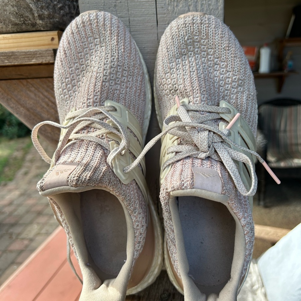 Adidas ultra Boost shoes pale rose pink good condition Sz 8.5